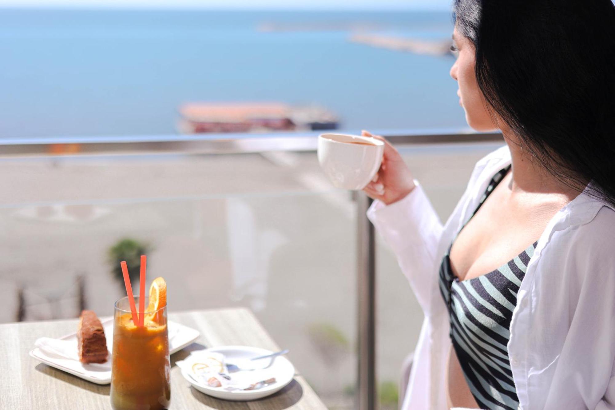 Hotel Frojd - Beach Front Resort Шенджин Экстерьер фото