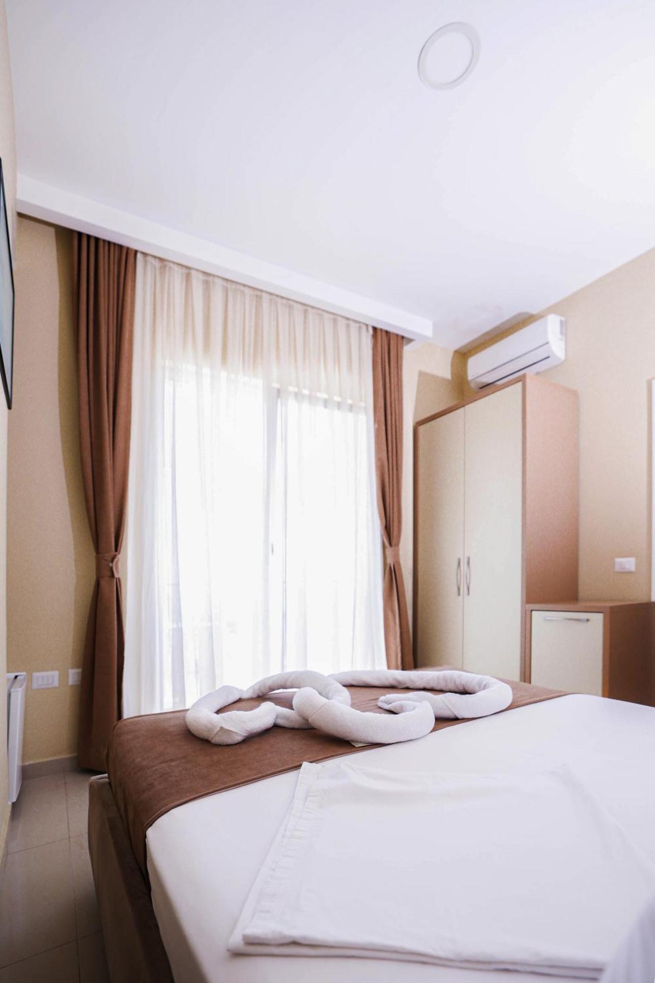 Hotel Frojd - Beach Front Resort Шенджин Экстерьер фото