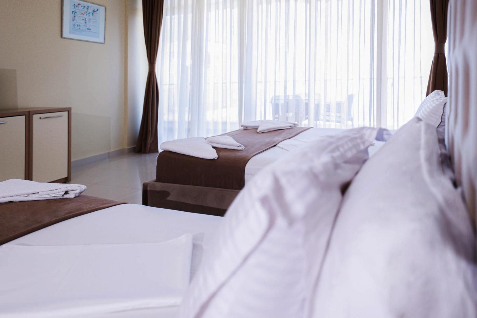 Hotel Frojd - Beach Front Resort Шенджин Экстерьер фото