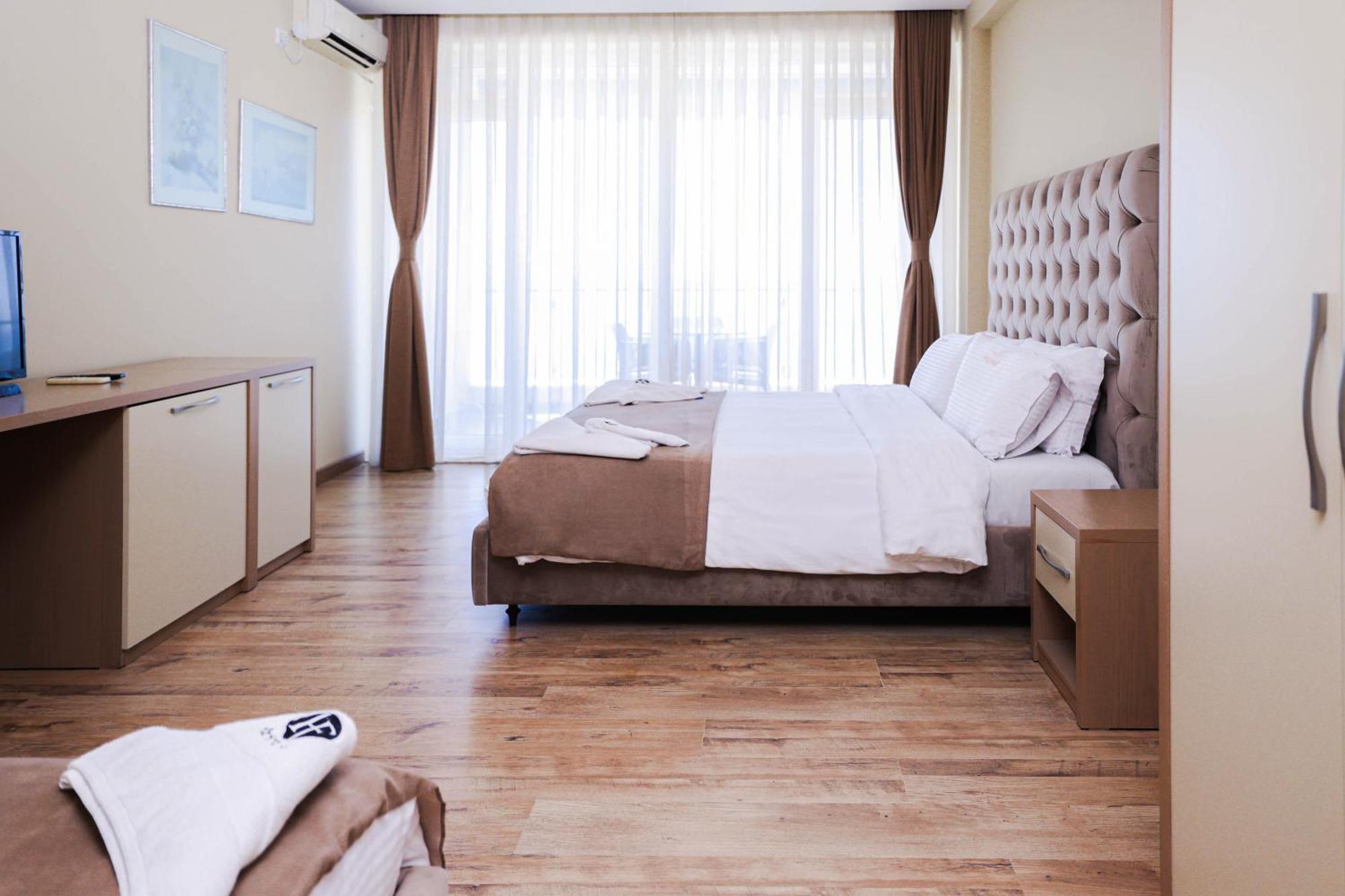 Hotel Frojd - Beach Front Resort Шенджин Экстерьер фото