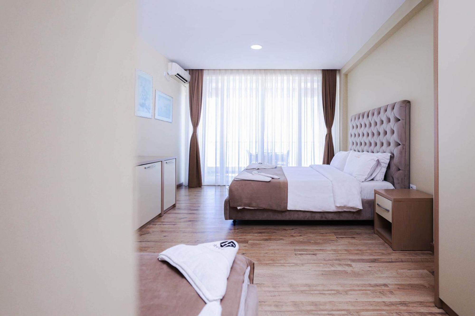 Hotel Frojd - Beach Front Resort Шенджин Экстерьер фото